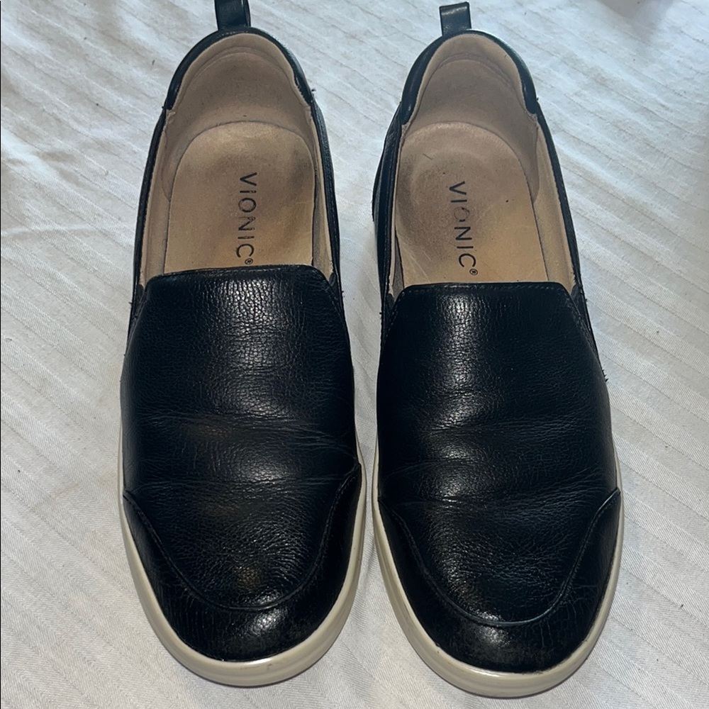 Vionic Penelope Women's Black Leather Slip-On Shoes